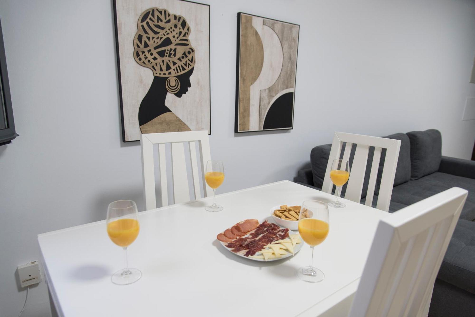Duplex Ideal Para Grupos, Seville